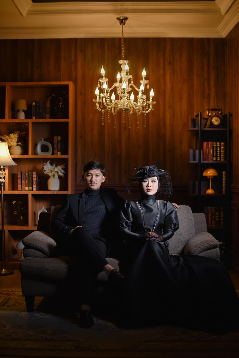 Vintage Library Warm Family Atmosphere